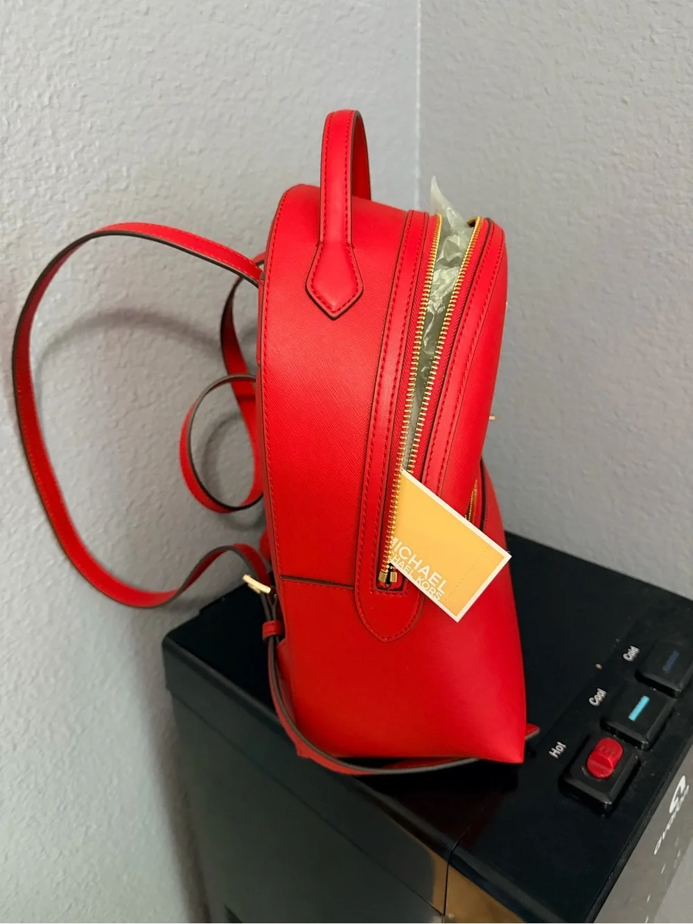 Michael Kors Red Saffiano Leather - Picture 3 of 6